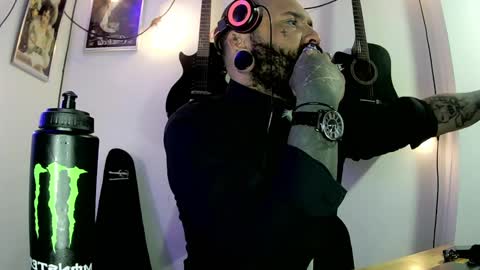 darkclothes online show from 22, 12, 2024