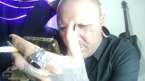 darkclothes online show from 22, 1, 2025