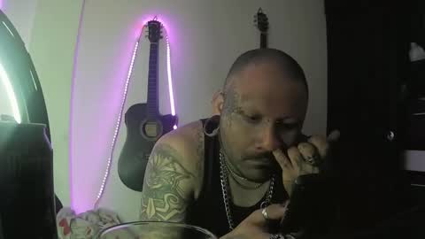 darkclothes online show from 2, 2, 2025