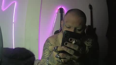 darkclothes online show from 3, 2, 2025