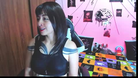 Hi Im Yuri  independent modelhelp me get my 111 hands upuwu online show from 27, 11, 2025