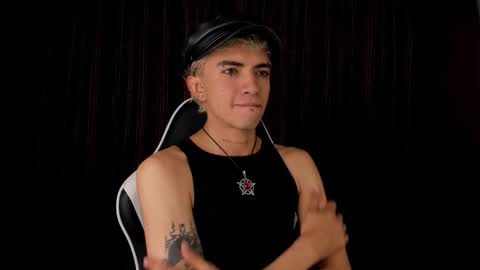 Snapshot of darkodark0 chatting on 3, 11, 2025 Darko online show from 3, 11, 2025