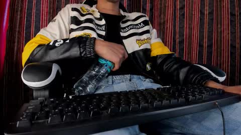 Snapshot of darkodark0 chatting on 29, 11, 2025 Darko online show from 29, 11, 2025