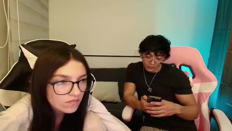 darkpleasuress online show from 5, 11, 2025