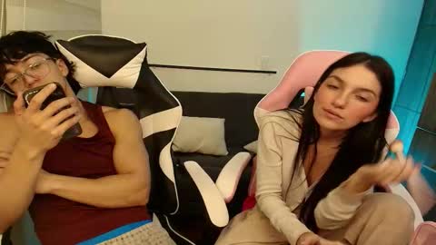 darkpleasuress online show from 6, 11, 2025