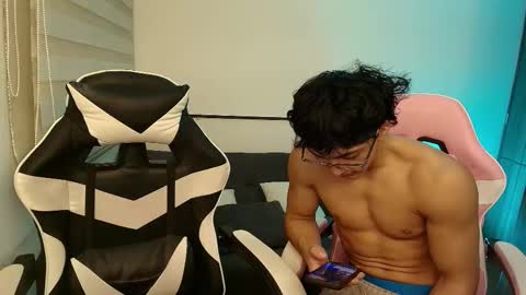 darkpleasuress online show from 14, 11, 2025