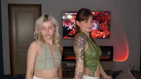 Snapshot of darksideanddelight chatting on 12, 10, 2025 Assol online show from 12, 10, 2025