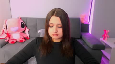 Snapshot of darksidelove_ chatting on 4, 5, 2026 Amelie online show from 4, 5, 2026