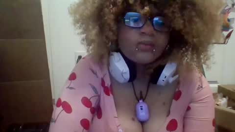 Snapshot of darksundaze chatting on 18, 6, 2026 DarkSundaze online show from 18, 6, 2026