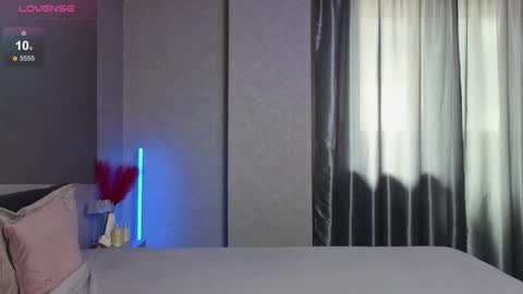 darlenedolce online show from 19, 9, 2025