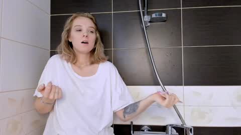 lina online show from 24, 1, 2025