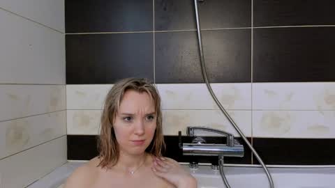 lina online show from 24, 1, 2025