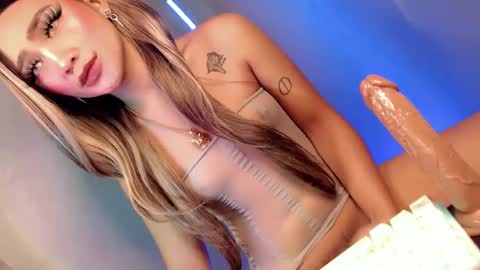 Snapshot of darling_of_the_crowd chatting on 13, 1, 2025 Kim online show from 13, 1, 2025