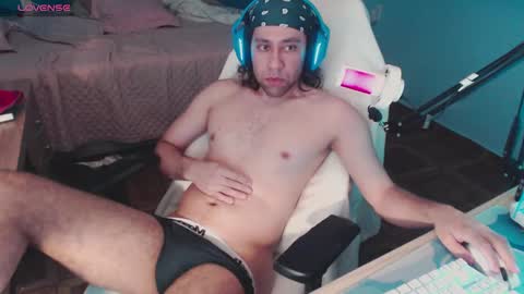 Snapshot of daveangelboy chatting on 22, 10, 2025 Your boy online show from 22, 10, 2025