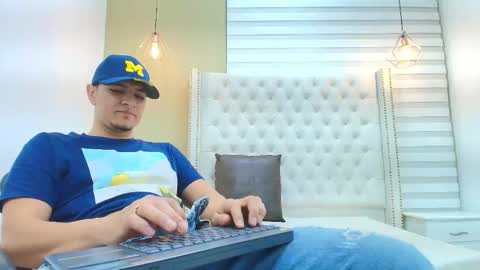 david_victoriaa online show from 28, 11, 2025