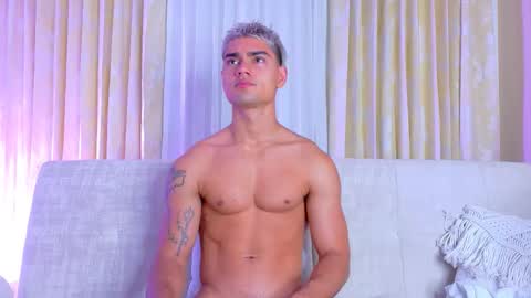 Snapshot of davidaponte017 chatting on 20, 10, 2025 davidaponte online show from 20, 10, 2025