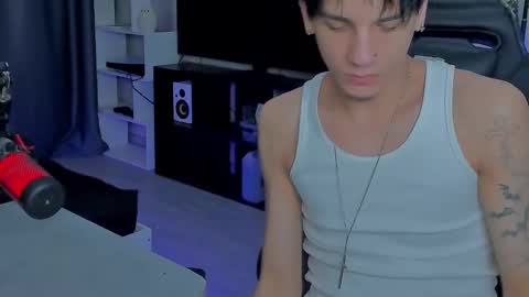 davis online show from 23, 12, 2025