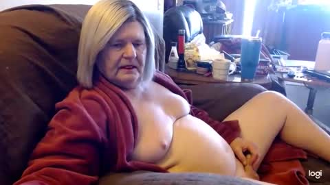 Snapshot of dawndoesall chatting on 4, 1, 2025 dawndoesall online show from 4, 1, 2025