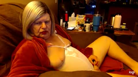 Snapshot of dawndoesall chatting on 5, 1, 2025 dawndoesall online show from 5, 1, 2025