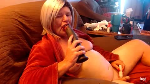 Snapshot of dawndoesall chatting on 8, 10, 2025 dawndoesall online show from 8, 10, 2025