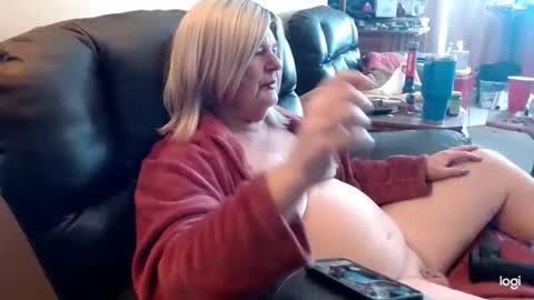 Snapshot of dawndoesall chatting on 4, 2, 2026 dawndoesall online show from 4, 2, 2026