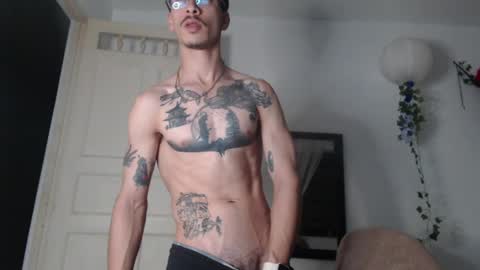 dazzayy online show from 28, 4, 2026