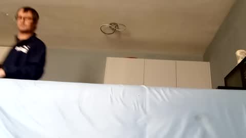 Dazzill online show from 25, 1, 2025