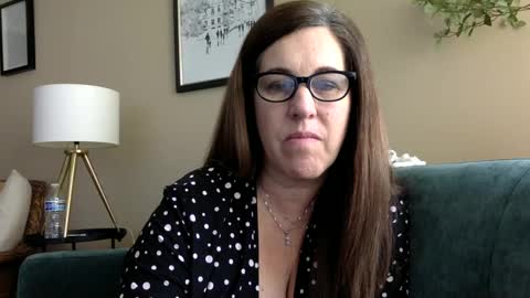 DDMolly online show from 6, 1, 2025