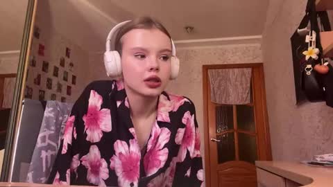 Snapshot of deanacharon chatting on 24, 5, 2026 Dee online show from 24, 5, 2026