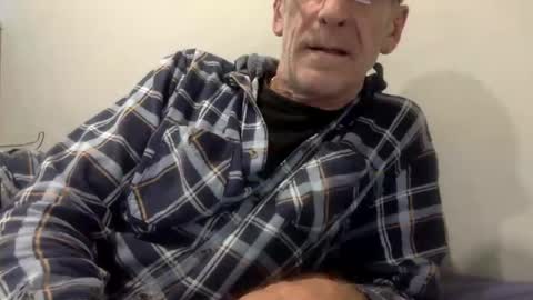 deanofflove221000 online show from 7, 4, 2026