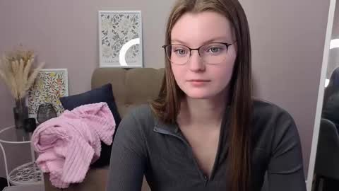 Snapshot of dear_jessica9 chatting on 17, 10, 2025 Jessica online show from 17, 10, 2025