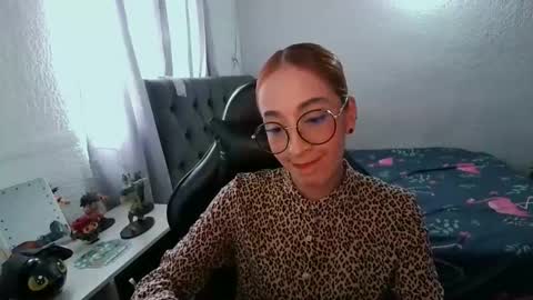 Snapshot of dear_juliet chatting on 22, 12, 2025 Juliet online show from 22, 12, 2025