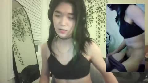 Snapshot of deciduousdoll chatting on 22, 9, 2025 deciduousdoll online show from 22, 9, 2025