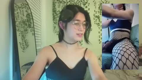 Snapshot of deciduousdoll chatting on 8, 11, 2025 deciduousdoll online show from 8, 11, 2025