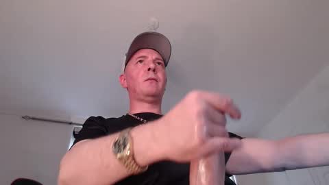 Snapshot of decusbomont chatting on 7, 6, 2026 decusbomont online show from 7, 6, 2026