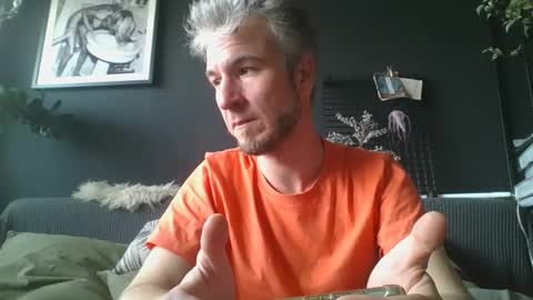 Snapshot of deebo1987 chatting on 4, 1, 2025 Deen online show from 4, 1, 2025