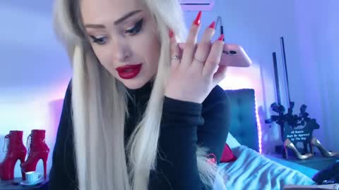 Snapshot of deewhitee chatting on 24, 2, 2025 Jenna online show from 24, 2, 2025