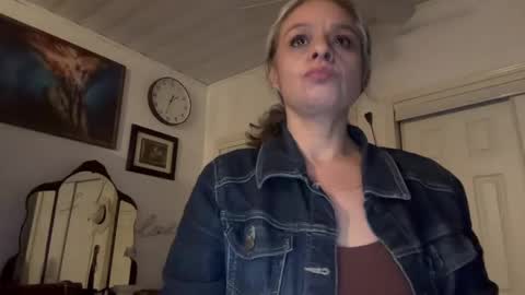Snapshot of degeneratesaint chatting on 10, 5, 2026 Tori online show from 10, 5, 2026