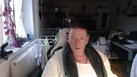 Snapshot of deinprinz2312 chatting on 17, 3, 2026 deinprinz2312 online show from 17, 3, 2026