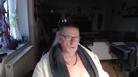 Snapshot of deinprinz2312 chatting on 19, 3, 2026 deinprinz2312 online show from 19, 3, 2026