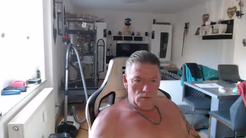 Snapshot of deinprinz2312 chatting on 7, 6, 2026 deinprinz2312 online show from 7, 6, 2026