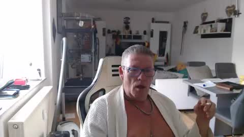 Snapshot of deinprinz2312 chatting on 18, 6, 2026 deinprinz2312 online show from 18, 6, 2026