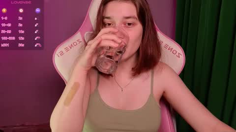 Snapshot of deizysweet chatting on 15, 10, 2025 Princess Potato online show from 15, 10, 2025