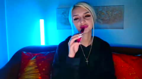 Snapshot of deliciaalove chatting on 16, 12, 2024 deliciaalove online show from 16, 12, 2024