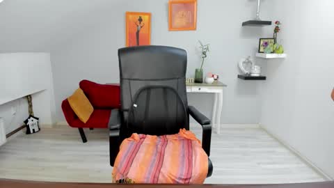 DeliciousLolly online show from 2, 10, 2025