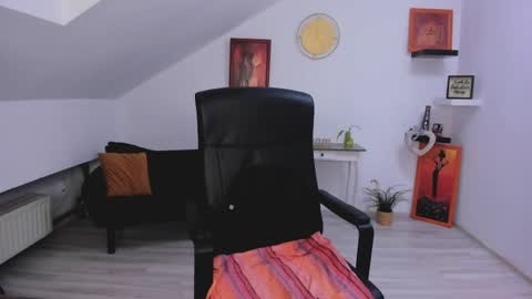 Snapshot of deliciouslolly chatting on 27, 4, 2026 DeliciousLolly online show from 27, 4, 2026