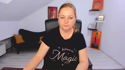 Snapshot of deliciouslolly chatting on 22, 5, 2026 DeliciousLolly online show from 22, 5, 2026