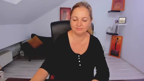 Snapshot of deliciouslolly chatting on 15, 6, 2026 DeliciousLolly online show from 15, 6, 2026