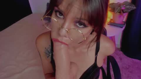 Delilah online show from 21, 11, 2025