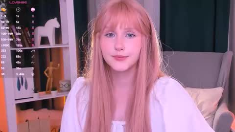 Delilah or Laila online show from 11, 10, 2025